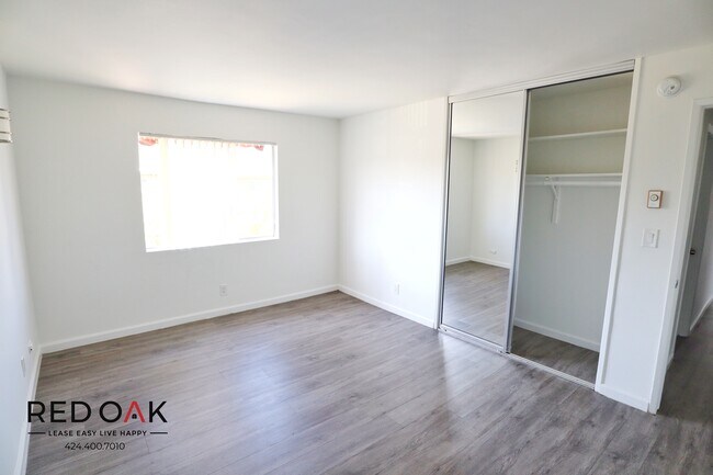 Foto del edificio - 10770 Lawler St