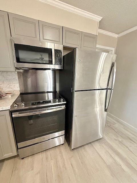 Foto del edificio - 677 Old Taylor Rd