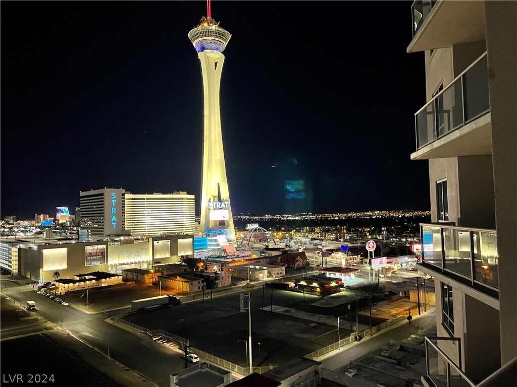 Primary Photo - 200 W Sahara Ave