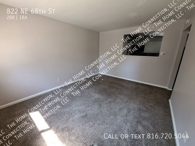Building Photo - Recently Updated 2 Bed / 1 Bath Townhouse ...