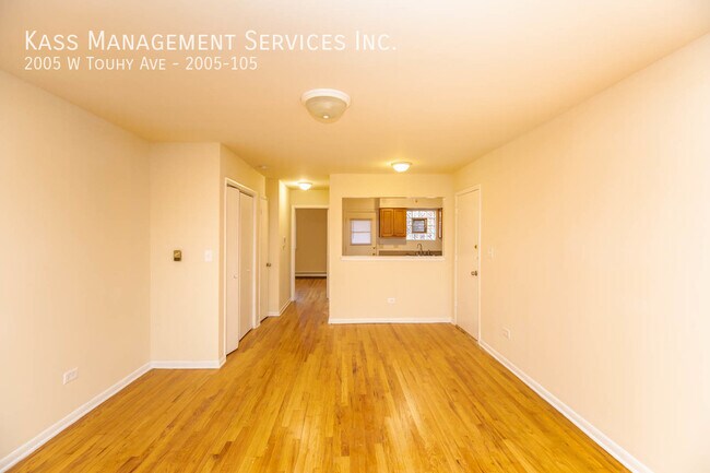 Foto del edificio - 2005 W Touhy Ave