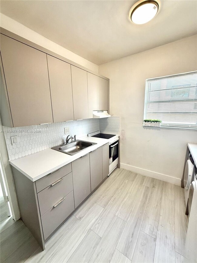 Foto del edificio - 1043 NW 2nd St