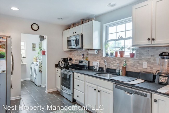 Building Photo - 3 br, 2.5 bath House - 324 8th Street NW