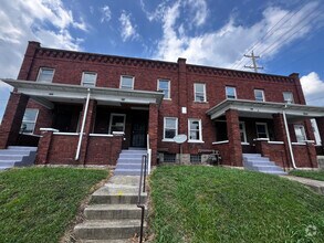 Building Photo - 840-840 E Whittier St