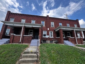 Building Photo - 840 E Whittier St