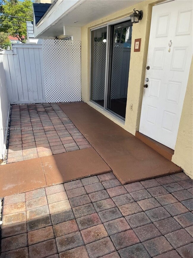 Foto del edificio - 4560 SW 68th Ct Cir