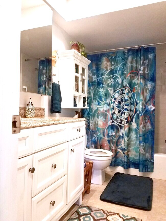 Foto del edificio - 4999 Linwood St