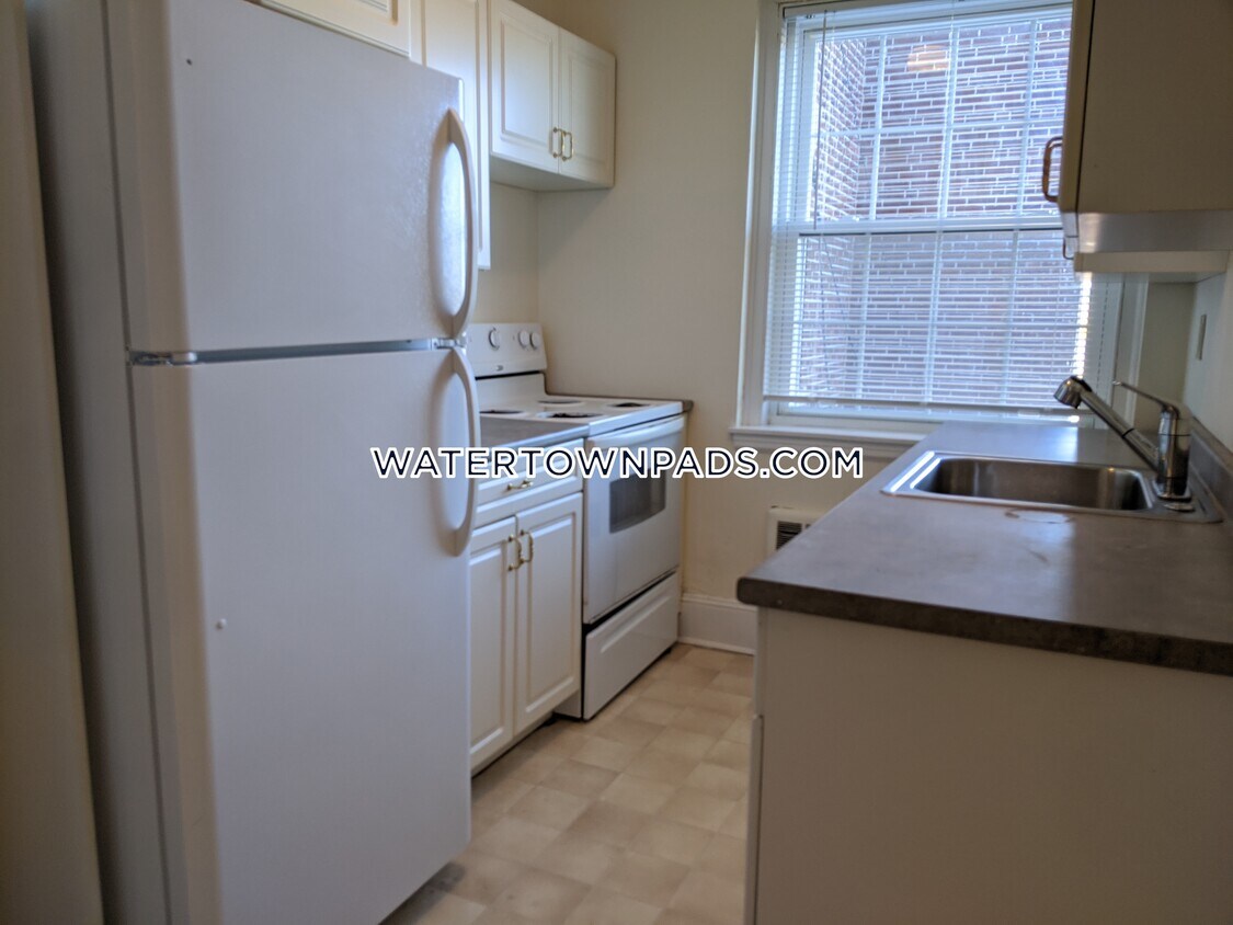 550 Belmont St Unit 22, Watertown, MA 02472 Room for Rent in Watertown, MA