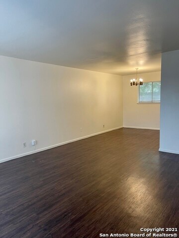 Building Photo - 520 Southtrail Dr
