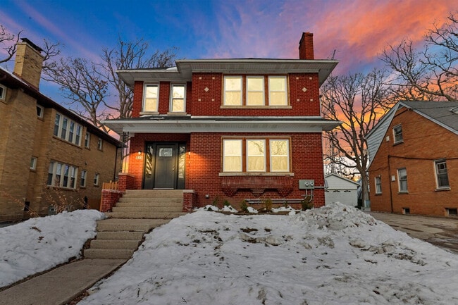 Building Photo - 906 W Keith Ave