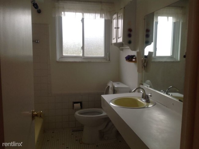 Foto del edificio - 3 br, 1.5 bath House - 28969 Warner Avenue
