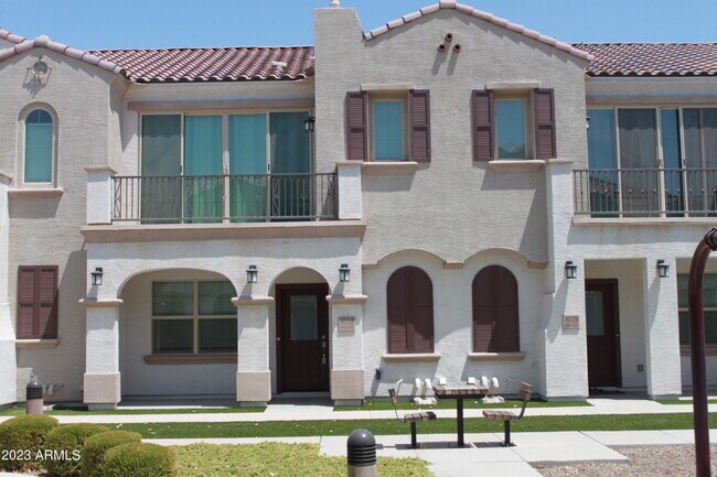 Building Photo - 4019 E Toledo St