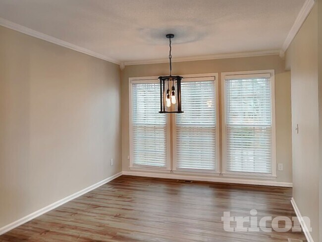 Foto del edificio - 703 Players Ct