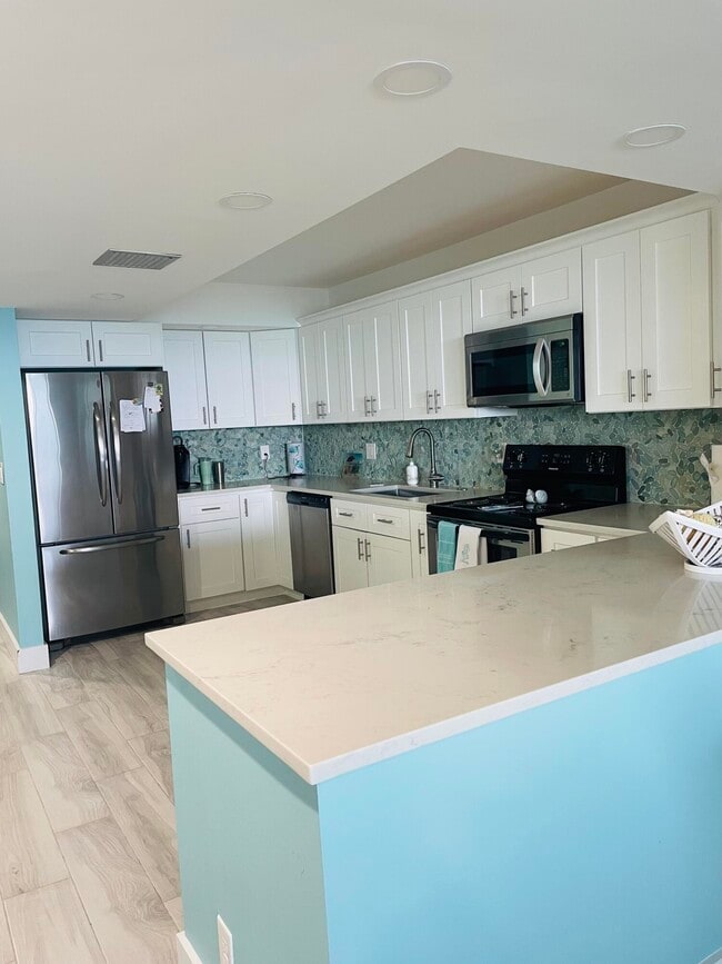 Building Photo - 4000 S Ocean Blvd