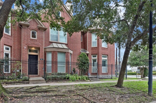 Building Photo - 66 McGowen St