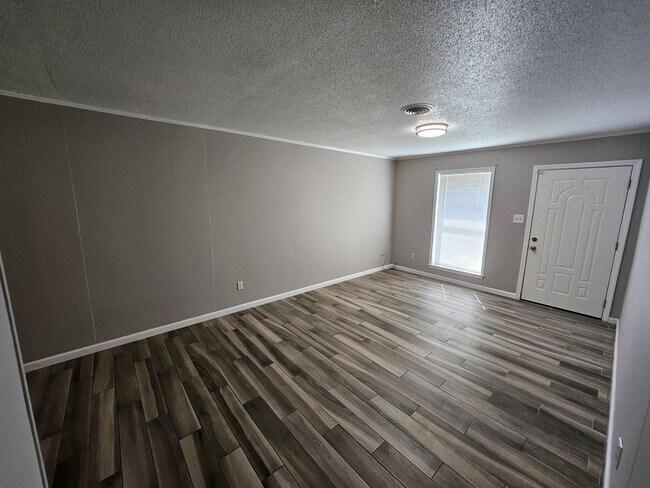 Foto del edificio - 403 E 8th St