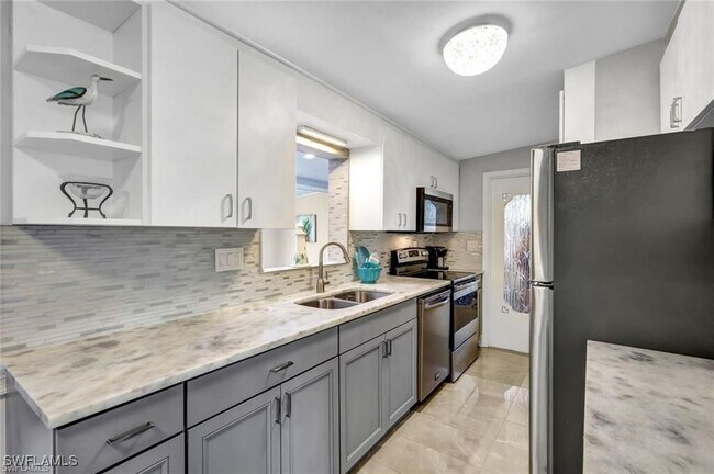Foto del edificio - 2047 Harbor Ln