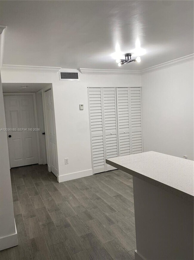 Foto del edificio - 15550 SW 80th St