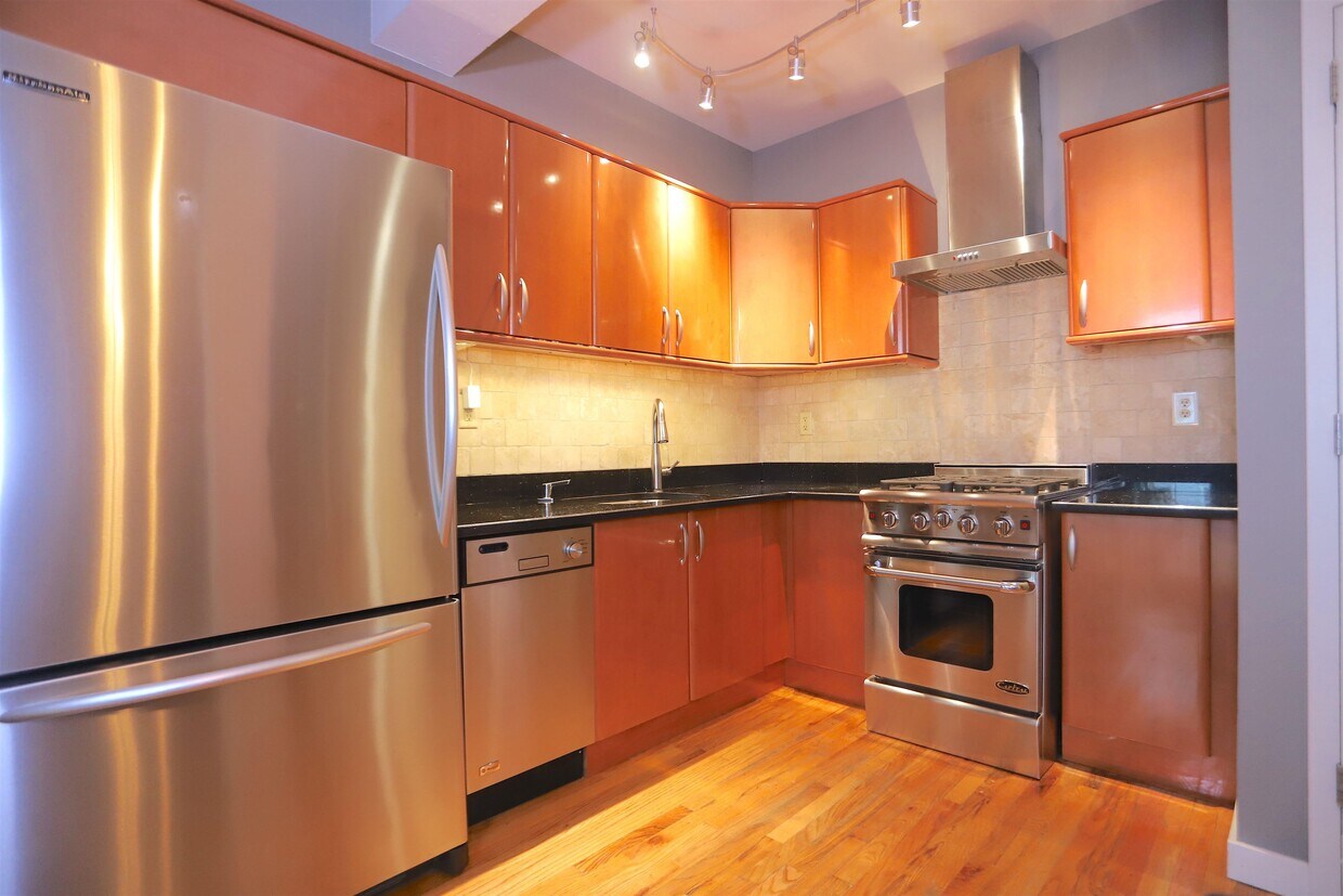 Foto principal - 1034 Clinton St