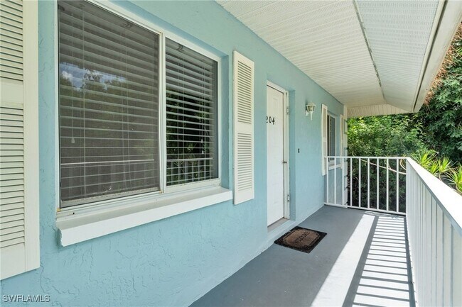 Foto del edificio - 5685 Whitaker Rd