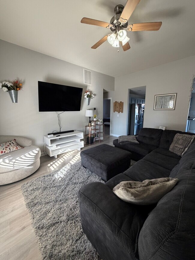 Foto del edificio - 21935 Lafayette Rd