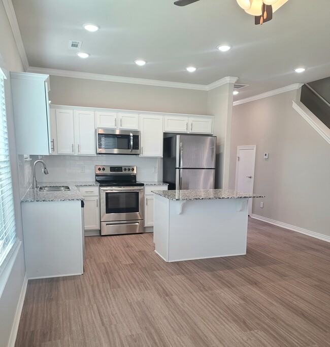 B4 Cocina - Buckeye Crossing Townhomes