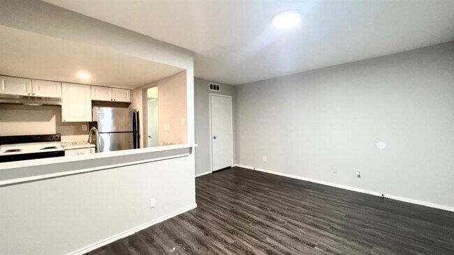 Foto del edificio - 4501 Witham Ln