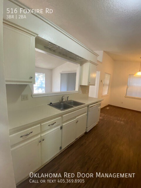 Foto del edificio - 516 Foxfire Rd