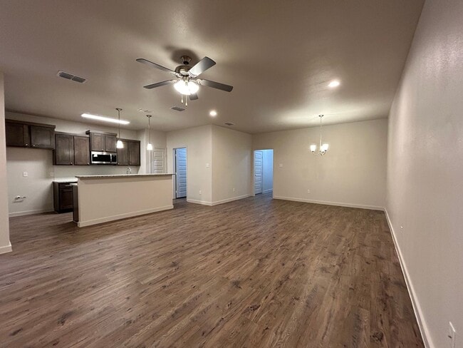 Building Photo - Beautiful Townhome in South Lubbock!