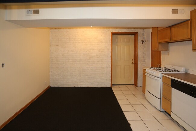 Foto del edificio - 4402 N Racine Ave