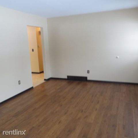 Building Photo - 3 br, 1.5 bath House - 67 James St