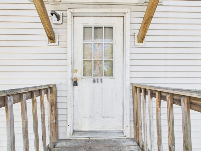 Building Photo - 3 bed, 2 bath home in Lafayette!