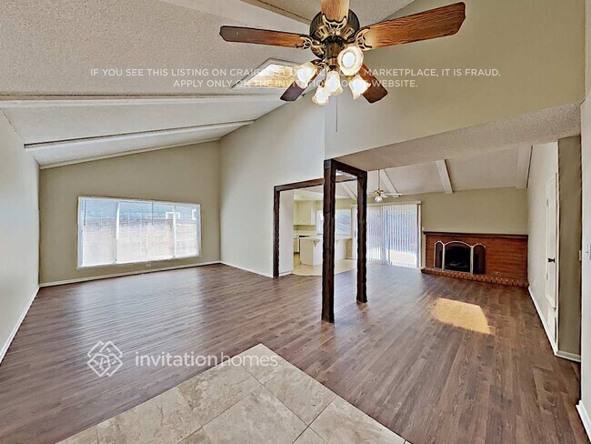 Building Photo - 2725 Greenleaf Ave