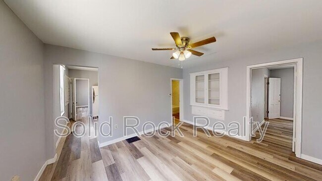 Foto del edificio - 220 N Walnut St