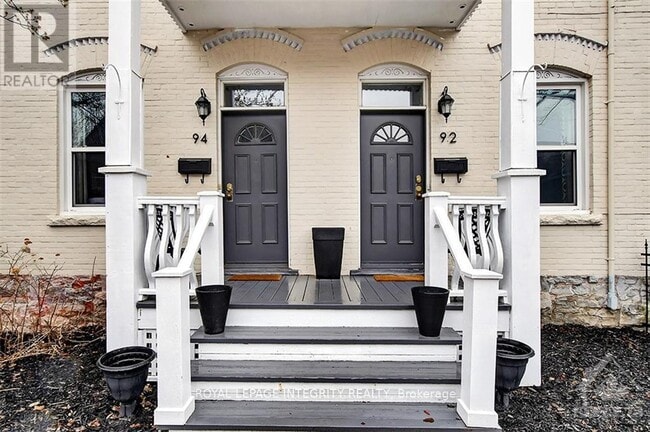 Building Photo - 94 St Andrew St