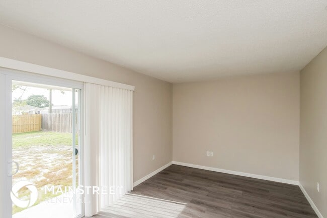 Building Photo - 486 Catalina Ave