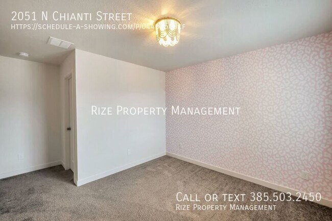 Building Photo - 2051 N Chianti St