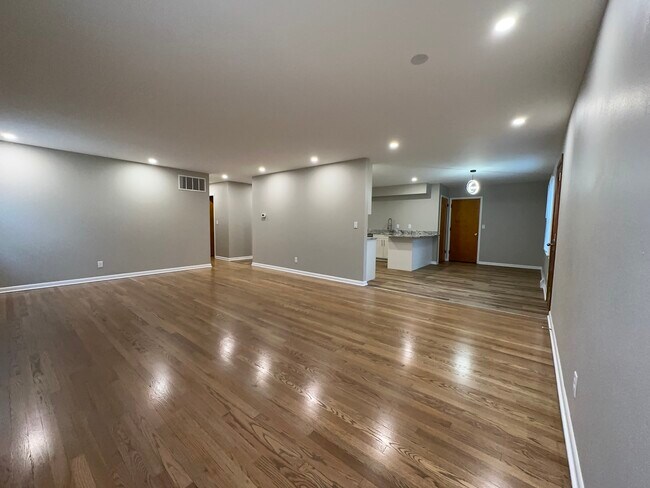 Foto del edificio - 1406 E 18th St