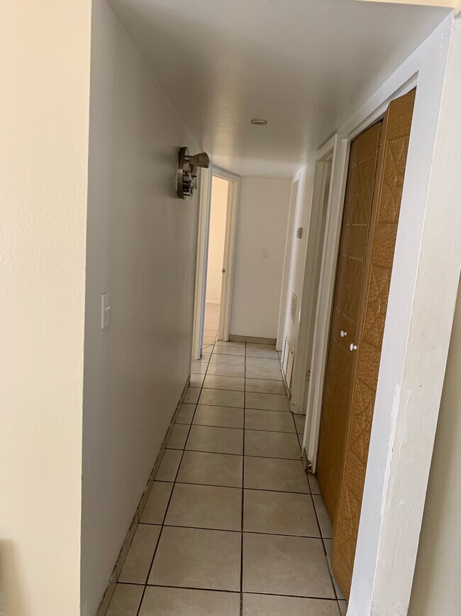 Building Photo - 3030 W Ocotillo Rd