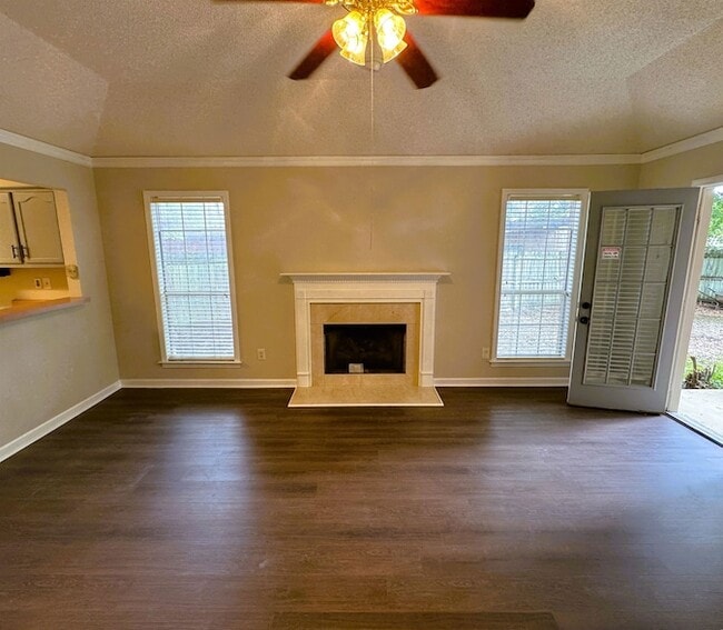 Foto del edificio - 2271 Lake Springs Ln