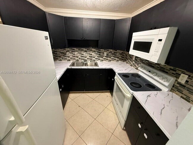 Foto del edificio - 1055 W 77th St