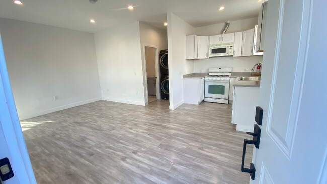 Foto del edificio - 15948 Eccles St