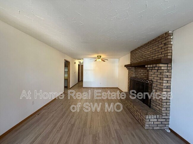 Foto del edificio - 3324 E Portland St