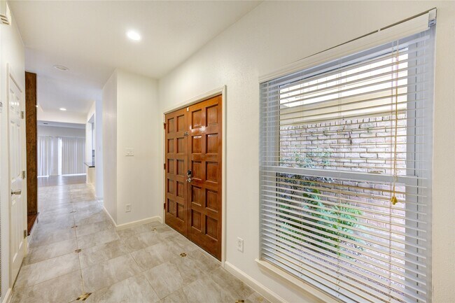 Building Photo - 12625 Memorial Dr