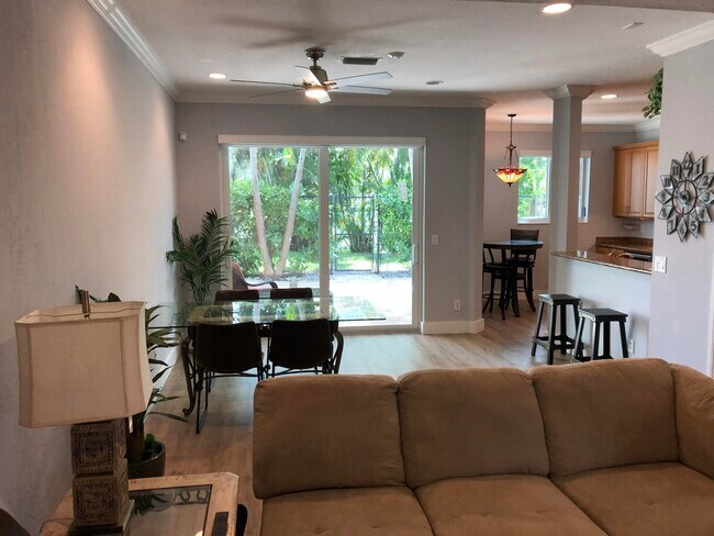 Building Photo - 1030 Murano Bay Dr