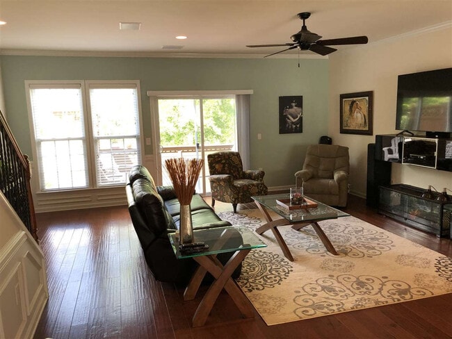 Building Photo - Room in Townhome on Macedonia Lake Dr
