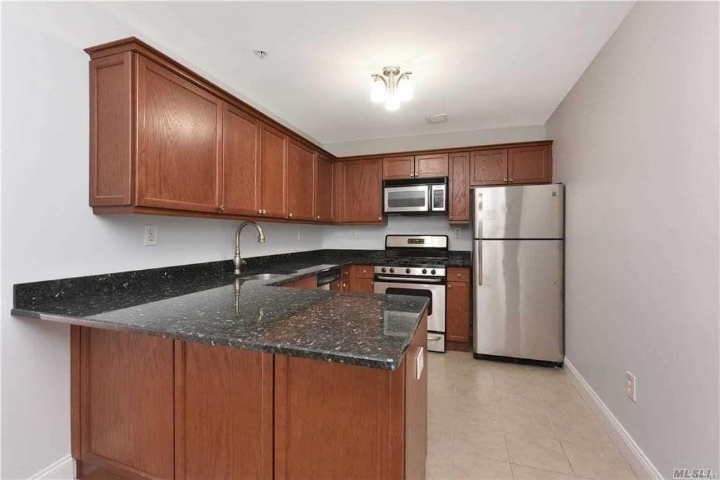 130 Post Ave Unit 314A, Westbury, NY 11590 Condo for Rent in Westbury