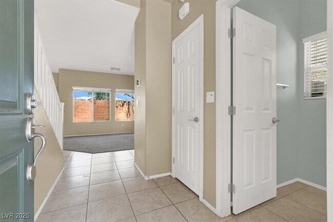 Foto del edificio - 6245 Blushing Willow St