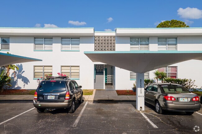 8401 N Atlantic Ave Cabo Cañaveral, FL 32920 - Atlantic Gardens Condominiums