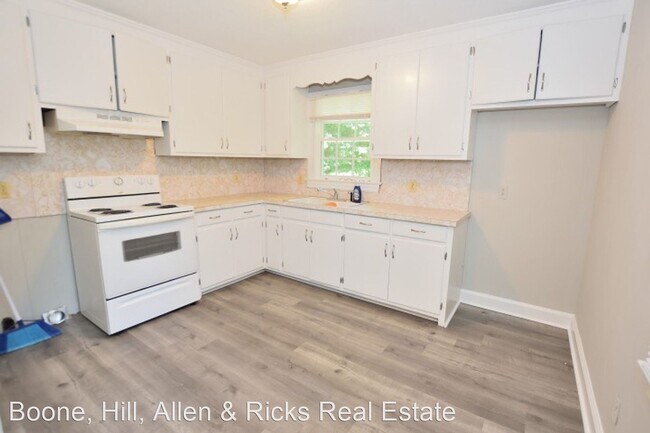 Foto del edificio - 3 br, 1 bath House - 608 Cockrell Street